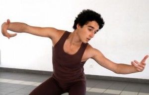 El famoso coreógrafo Wes Howard presenta una performance minimalista en el MACA en ESCENA 
