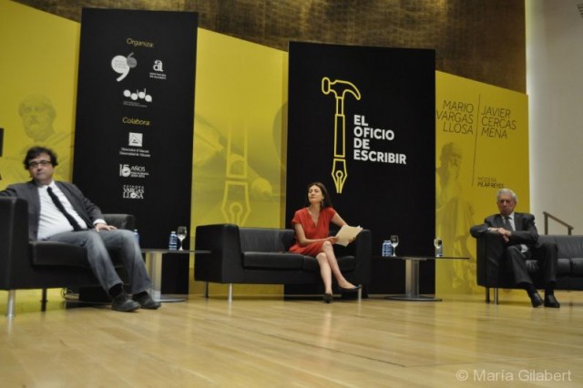Javier Cercas, Pilar Reyes y Mario Vargas Llosa en el ADDA - © María Gilabert / Alicante Mag