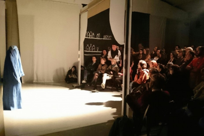 Escena de 'Contra la democracia'