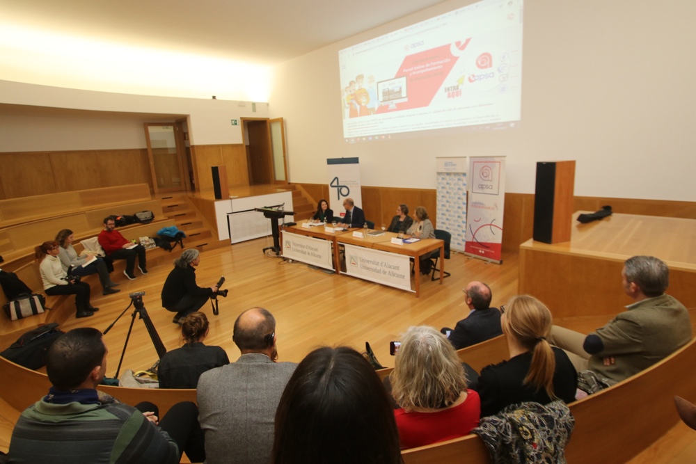 La Cátedra de Inclusión Social Aguas de Alicante presenta la plataforma educativa e-apsa en INTERNET 