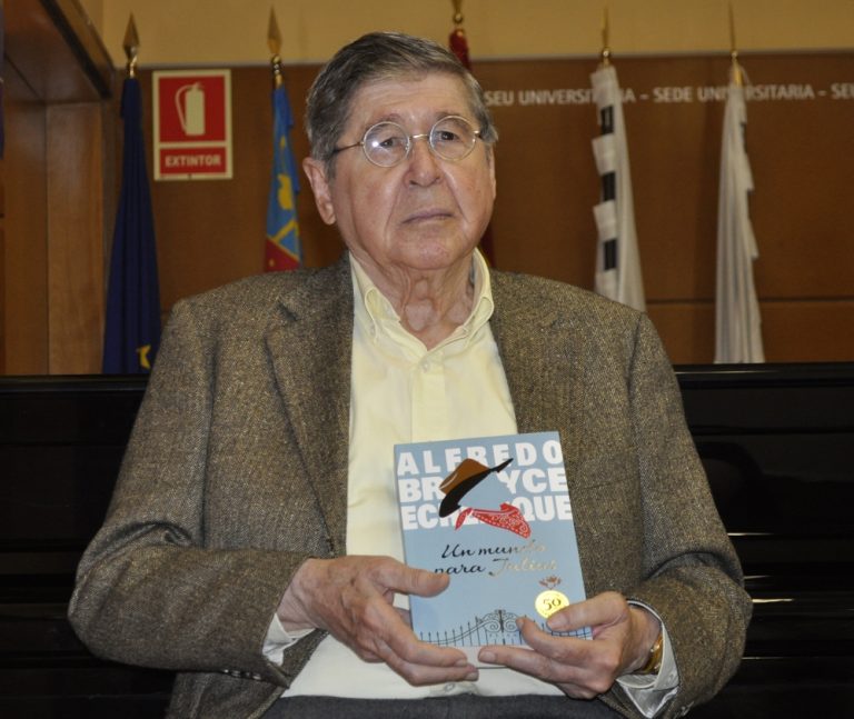 Alfredo Bryce Echenique "Lo que aportó 'Un mundo para Julius' fue la