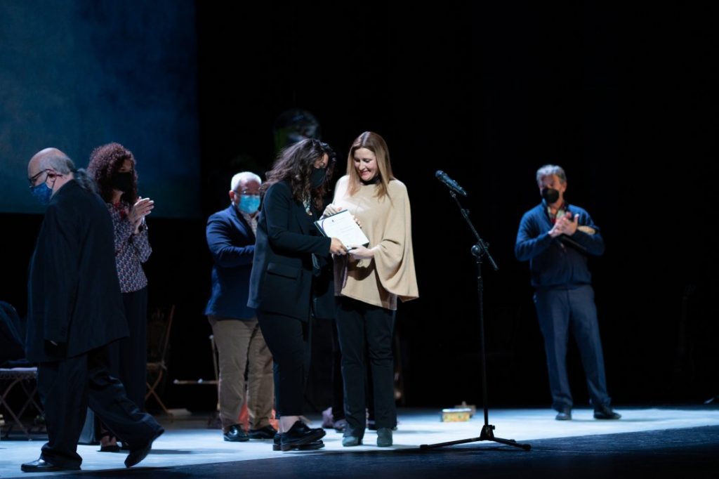 Ruth Gutiérrez obtiene el III Premio SGAE de Teatro Ana Diosdado 2021 con la obra 'La ausencia de los mundos asimétricos' en ESCENA 