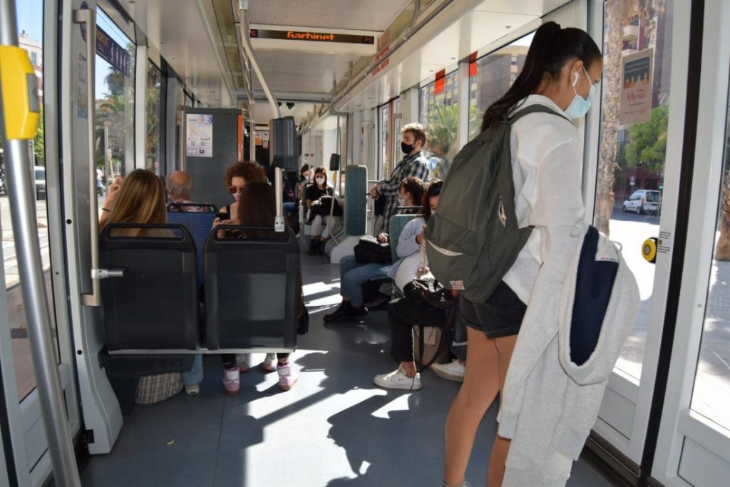 La Generalitat aplica la reducción adicional del 30% en abonos y títulos multiviaje de transporte público a partir del 1 de septiembre en DESTACADOS
