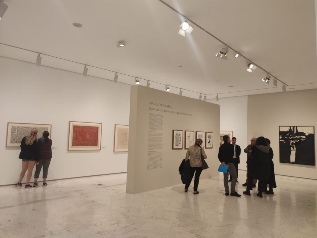 El MACA presenta una selección de obras abstractas en torno a Manolo Millares en ARTE 