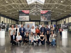 La exposición ‘Bienvenidos a una ciudad de cine’ recibe a los viajeros en la estación de tren